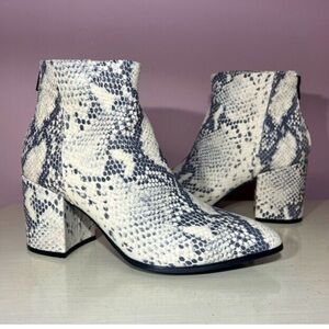 Steve Madden boots